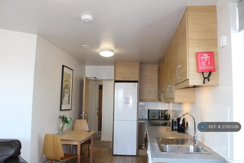 4 bedroom flat to rent, Mulberry Court, Southampton, SO14