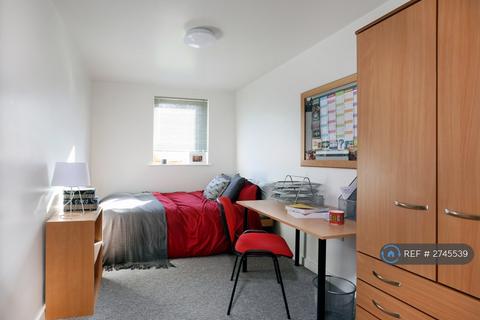 4 bedroom flat to rent, Mulberry Court, Southampton, SO14