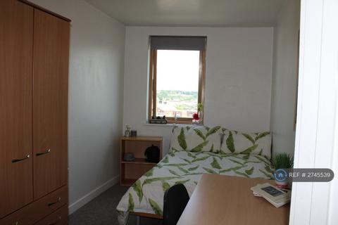 4 bedroom flat to rent, Mulberry Court, Southampton, SO14