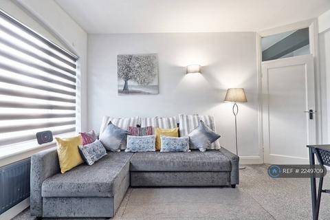 undefined, High Street, Hornchurch, RM12