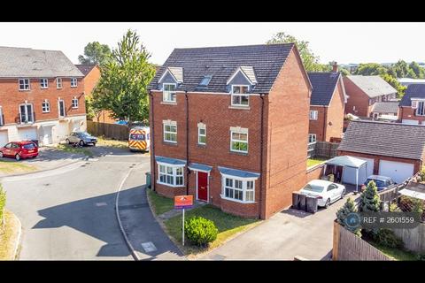 5 bedroom detached house to rent, All Saints Close, Coalville, LE67