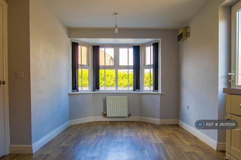5 bedroom detached house to rent, All Saints Close, Coalville, LE67