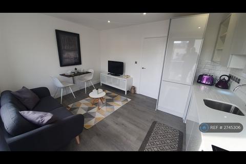 undefined, Commercial Road, London, E1