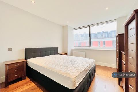 2 bedroom flat to rent, Arthur Road, London, SW19