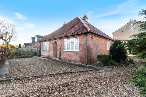 3 bedroom bungalow for sale, Garths End, Pocklington, York, YO42