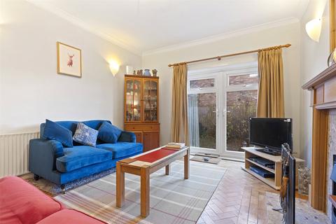 3 bedroom bungalow for sale, Garths End, Pocklington, York, YO42