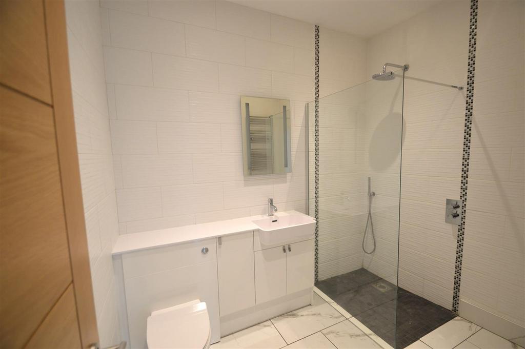Downstairs wc .JPG