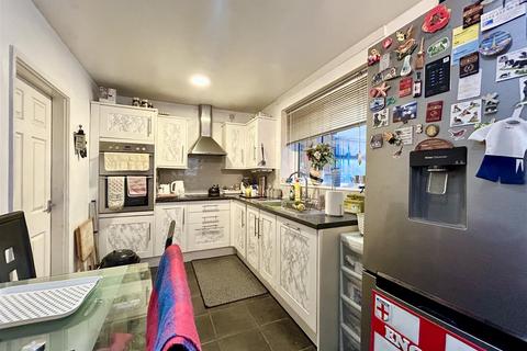 3 bedroom terraced house for sale, Rhodes Avenue, Telford TF4