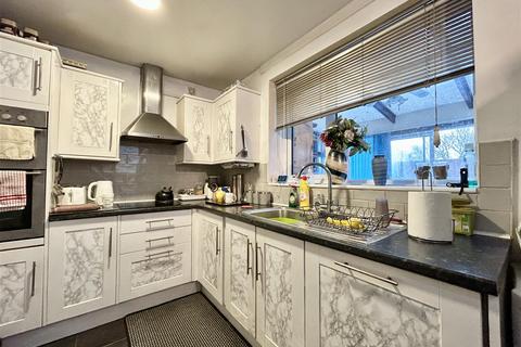 3 bedroom terraced house for sale, Rhodes Avenue, Telford TF4