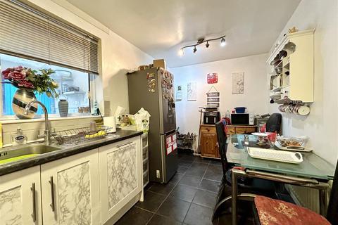 3 bedroom terraced house for sale, Rhodes Avenue, Telford TF4