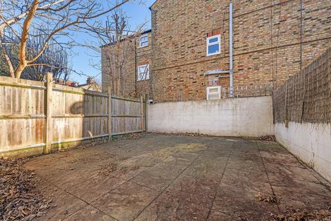 3 bedroom flat for sale, Sainfoin Road, London SW17