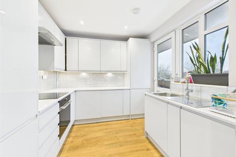 2 bedroom apartment to rent, Park Road, East Twickenham