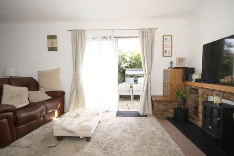 3 bedroom terraced house to rent, Woking GU21