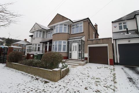 3 bedroom semi-detached house to rent, The Highway, Stanmore, HA7
