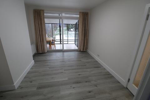 3 bedroom semi-detached house to rent, The Highway, Stanmore, HA7