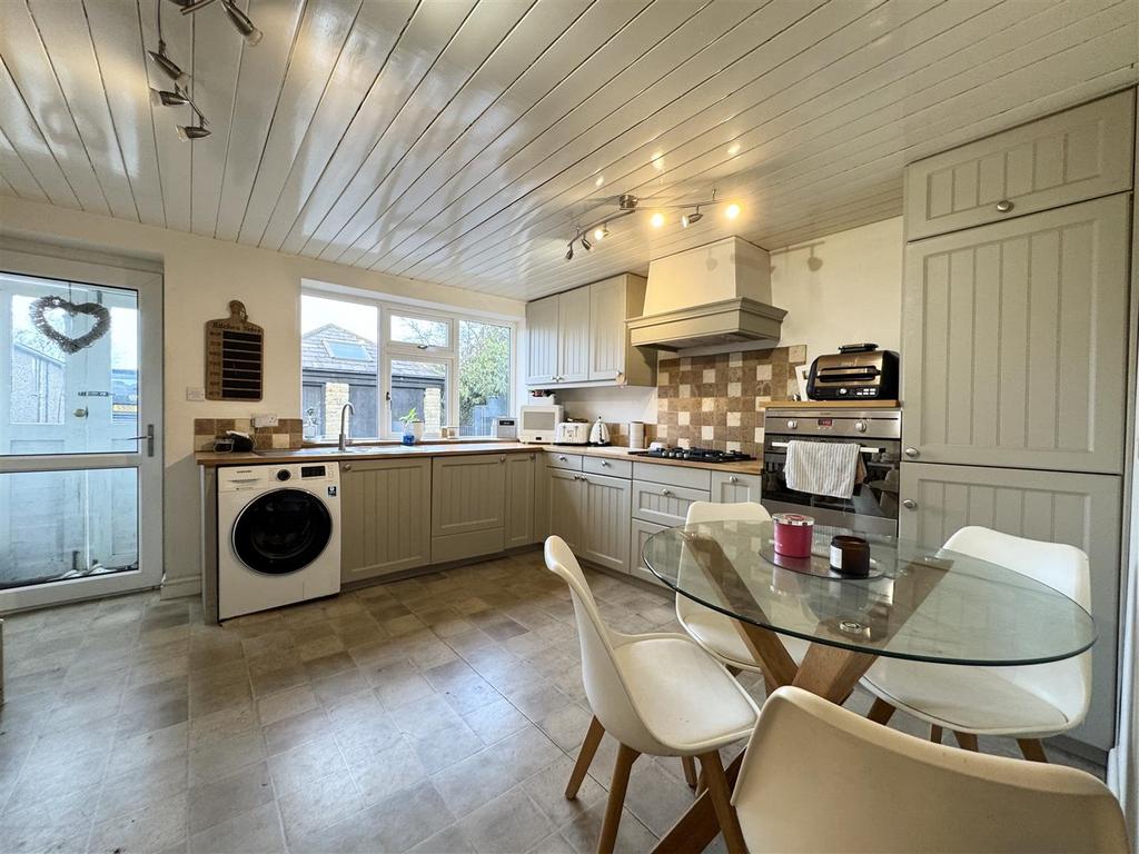 Dining kitchen