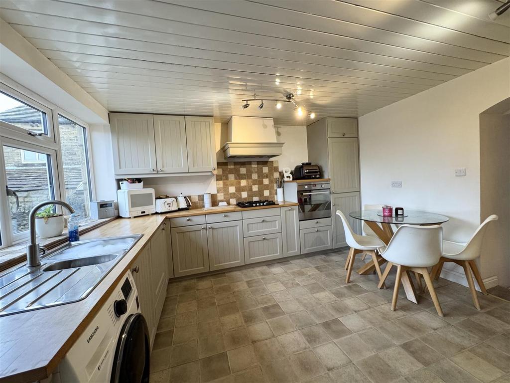 Dining kitchen