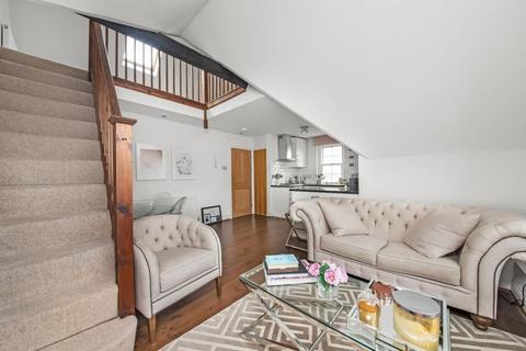 2 bedroom apartment to rent, Lennard Road, Beckenham, London, BR3
