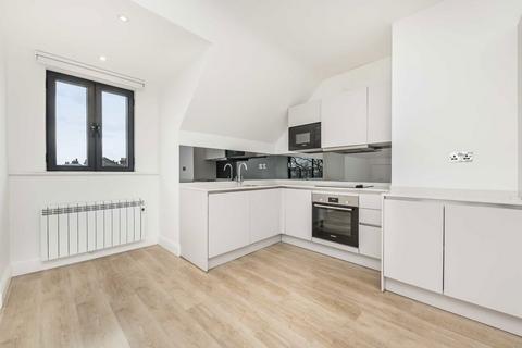 3 bedroom flat to rent, Gunnersbury Avenue, London W5