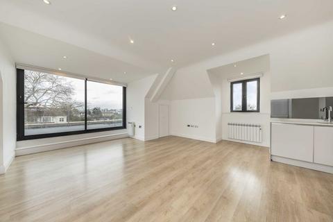 3 bedroom flat to rent, Gunnersbury Avenue, London W5