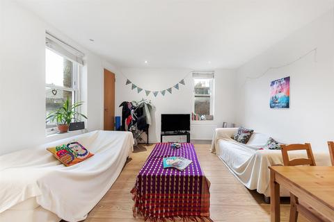 4 bedroom flat to rent, Rushcroft Road, SW2
