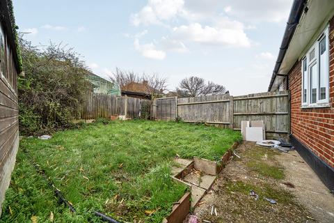 1 bedroom bungalow for sale, Glenmore Road, Welling