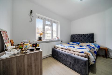 1 bedroom bungalow for sale, Glenmore Road, Welling