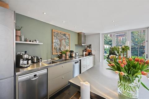 undefined, Thornfield Road, London W12