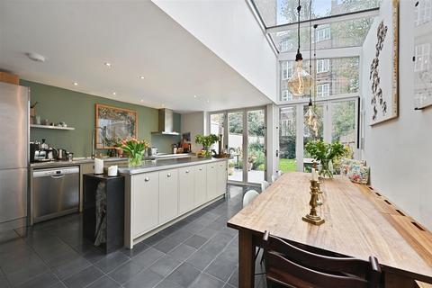 Thornfield Road, London W12