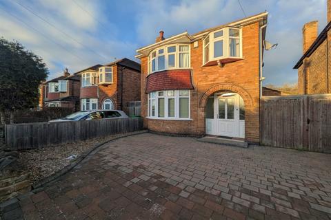 3 bedroom detached house to rent, Seaford Avenue, Nottingham, NG8 1LA