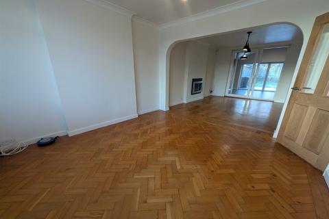 3 bedroom detached house to rent, Seaford Avenue, Nottingham, NG8 1LA