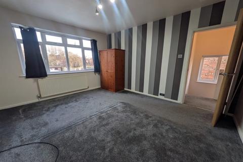 3 bedroom detached house to rent, Seaford Avenue, Nottingham, NG8 1LA
