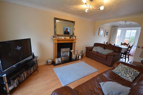 3 bedroom detached house to rent, Navigation Loop, Stone