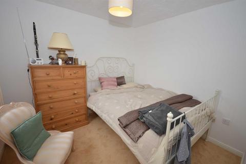 3 bedroom detached house to rent, Navigation Loop, Stone