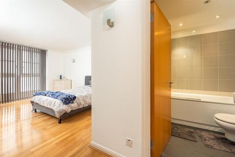 2 bedroom apartment to rent, Jamestown Road, Camden NW1