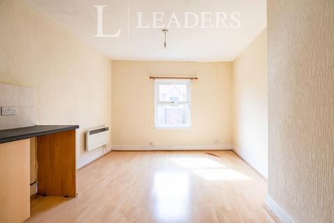 Studio to rent, South Street, Eastbourne, BN21
