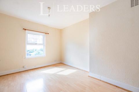 Studio to rent, South Street, Eastbourne, BN21