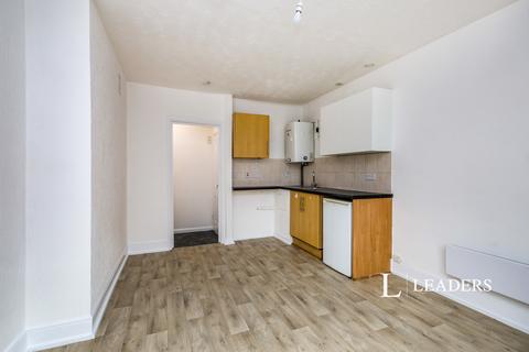 Studio to rent, South Street, Eastbourne, BN21