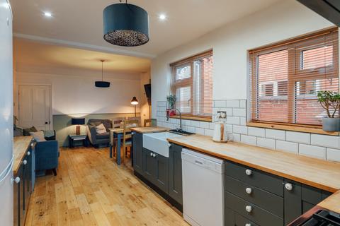 undefined, Worcester WR3