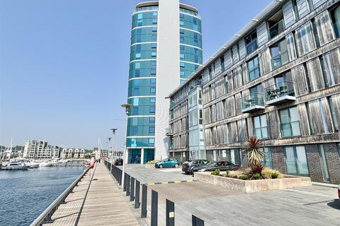 2 bedroom apartment for sale, Dock Head Road, Chatham
