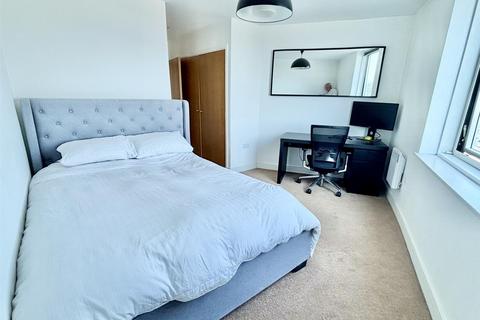 2 bedroom apartment for sale, Dock Head Road, Chatham