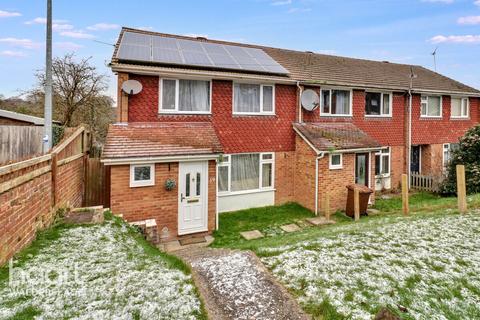 3 bedroom end of terrace house for sale, Brendon Avenue, Chatham