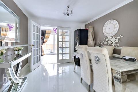 3 bedroom end of terrace house for sale, Brendon Avenue, Chatham