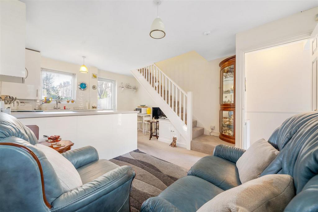 Byron Close-2.JPG