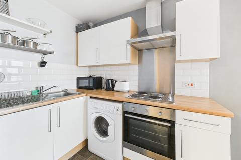 2 bedroom apartment for sale, Tradewinds, Old Harbour Court, HU2 8HZ
