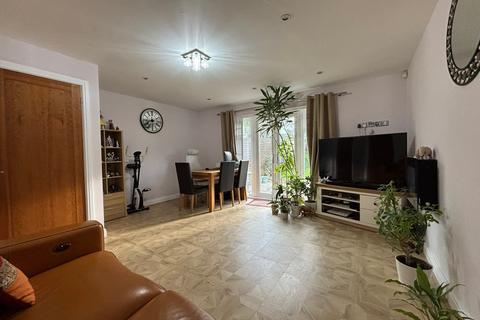 3 bedroom end of terrace house to rent, Mitford Close, Three Mile Cross, Reading, RG7