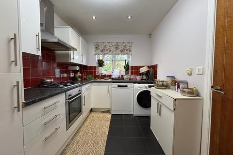 3 bedroom end of terrace house to rent, Mitford Close, Three Mile Cross, Reading, RG7