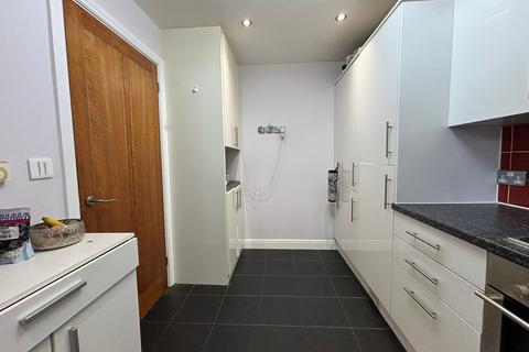 3 bedroom end of terrace house to rent, Mitford Close, Three Mile Cross, Reading, RG7