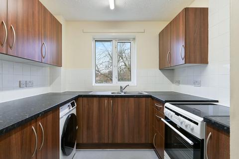 2 bedroom flat for sale, Lords Close, Shenley, Radlett