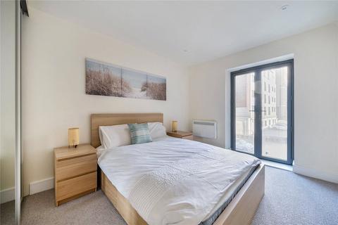 2 bedroom flat for sale, Lavender Park Road, Surrey KT14